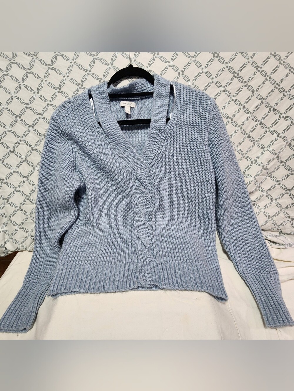 Nine West Light Blue Cutout V-Neck Sweater, M